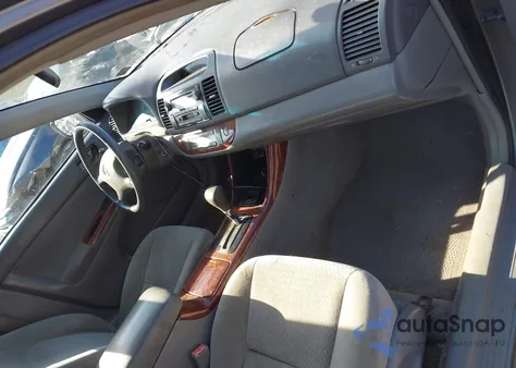 2002 Toyota Camry Xle z USA, uszkodzony, nr VIN 4T1BE30K72U621207